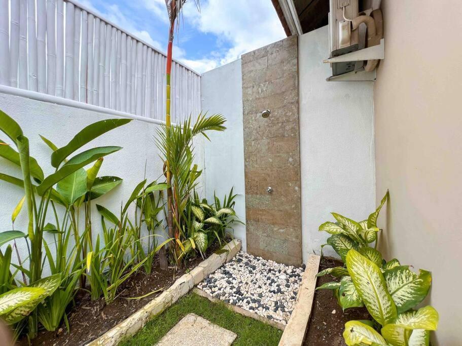 Cosy And Cheerful 2 Bedroom Villa 5Mins To Finns Canggu Buitenkant foto