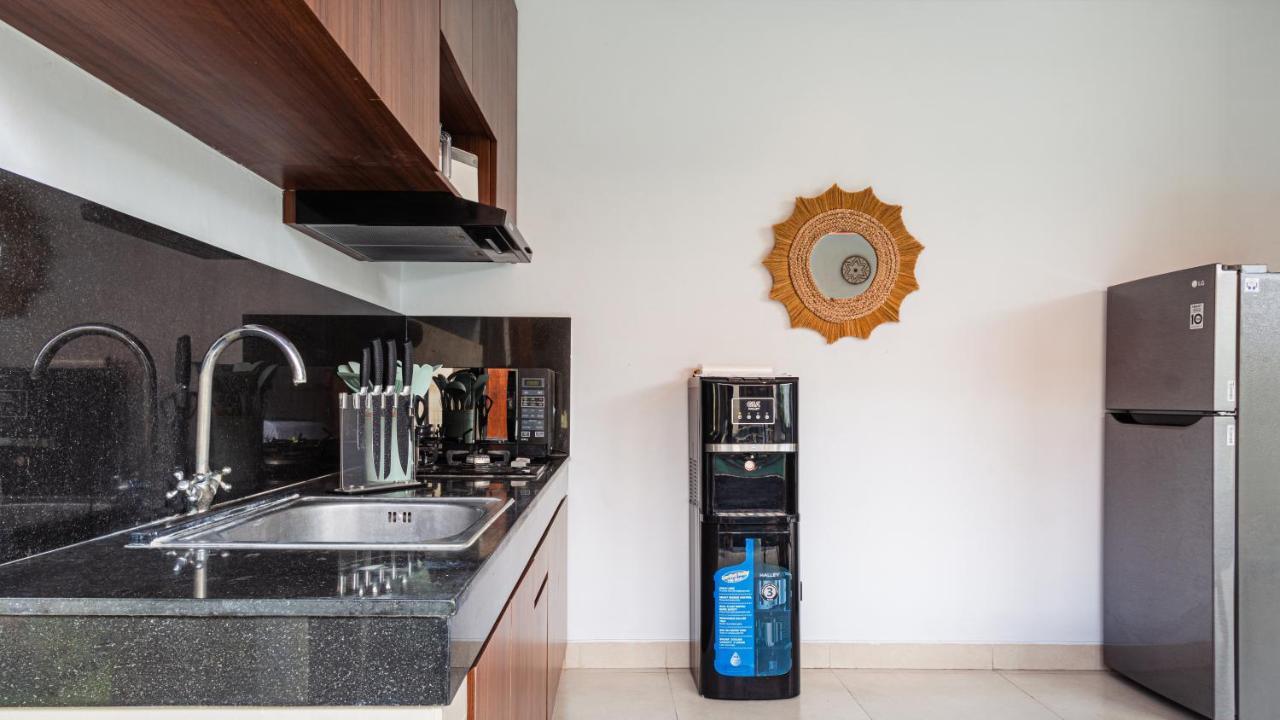 Cosy And Cheerful 2 Bedroom Villa 5Mins To Finns Canggu Buitenkant foto