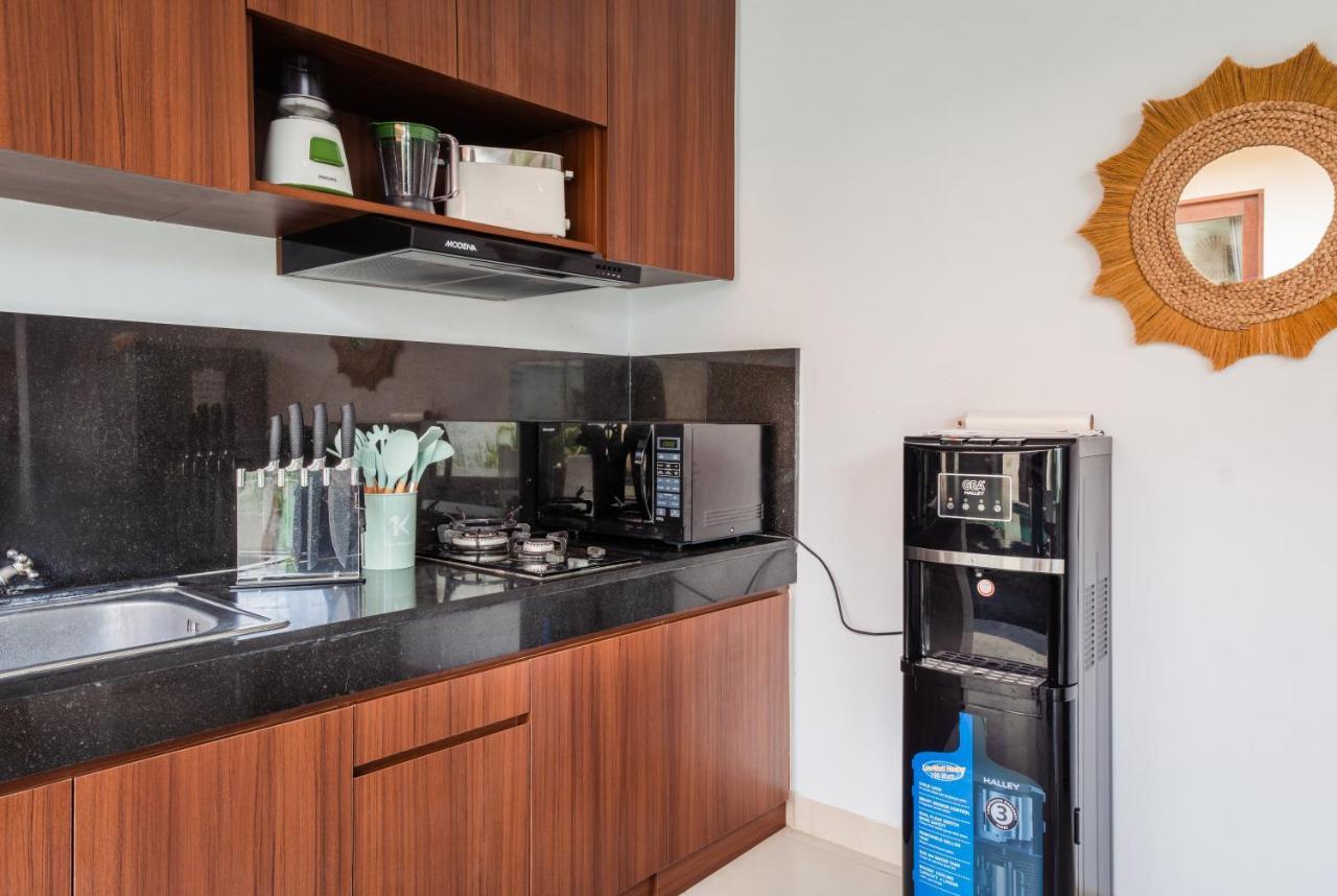 Cosy And Cheerful 2 Bedroom Villa 5Mins To Finns Canggu Buitenkant foto